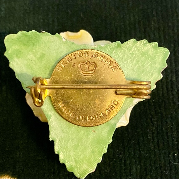 Vintage 1950’s Denton China porcelain yellow rose brooch made in England - Picture 5 of 5